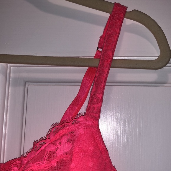 Victoria’s Secret dream angels push-up without putting hot pink bra 36C - Picture 2 of 5